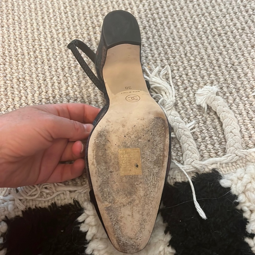 The Most Beautiful, Go With Everything Chanel Pump - image 7